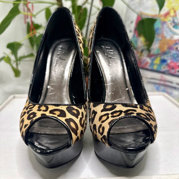 🐆 Wild Pair Leopard Print Peep Toe Heels 🐆 - Picture 2 of 8